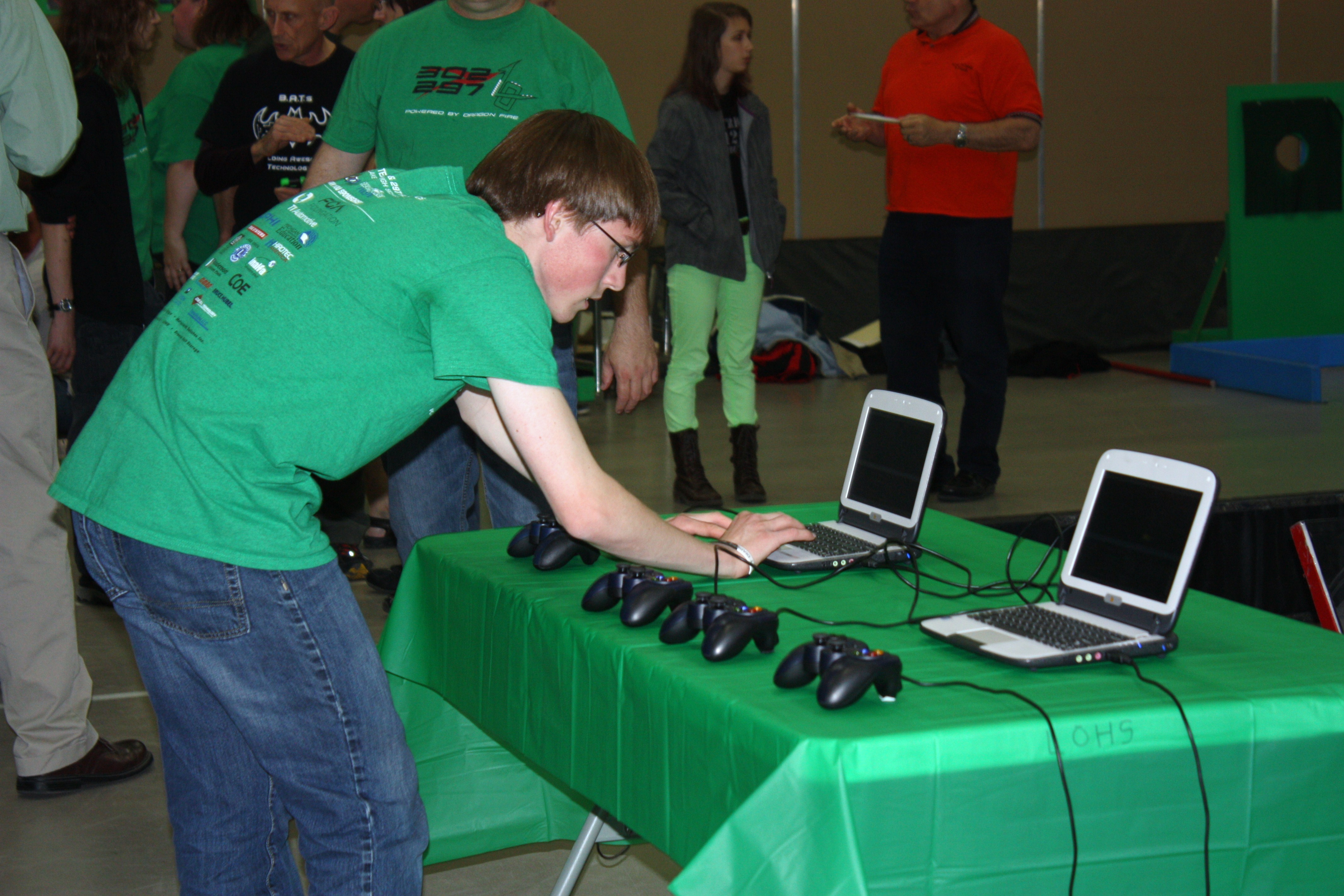 _images/settingUpDriveStations.jpg